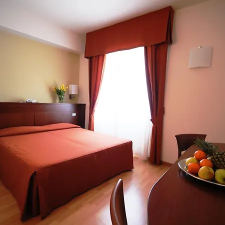 Hotel Conradi Chiavenna Buitenkant foto