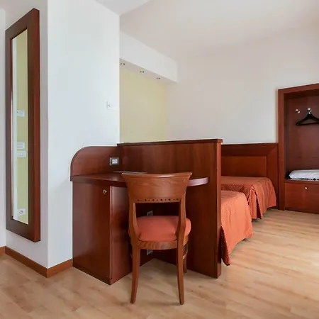 Hotel Conradi Chiavenna Buitenkant foto